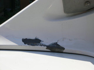 リアスポ塗装割れ